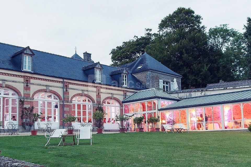 Château de Locguénolé