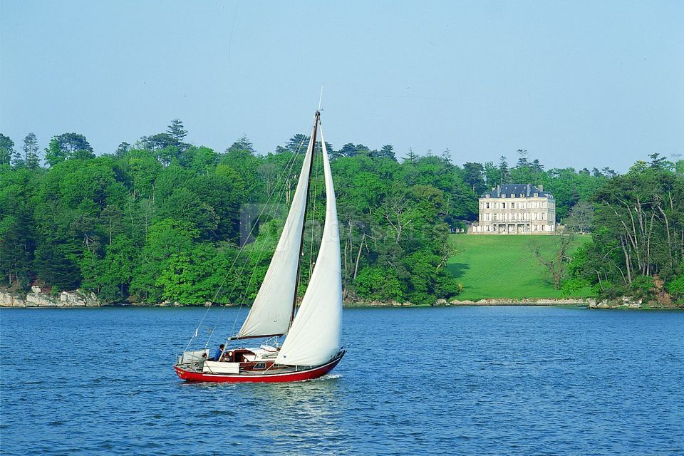 Château de Locguénolé