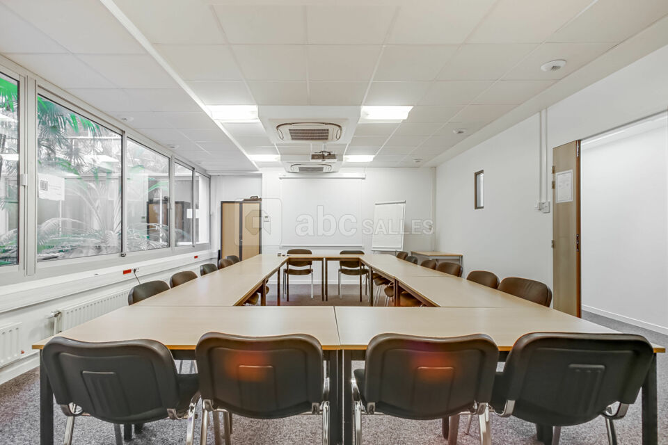 Salle de réunion en format U