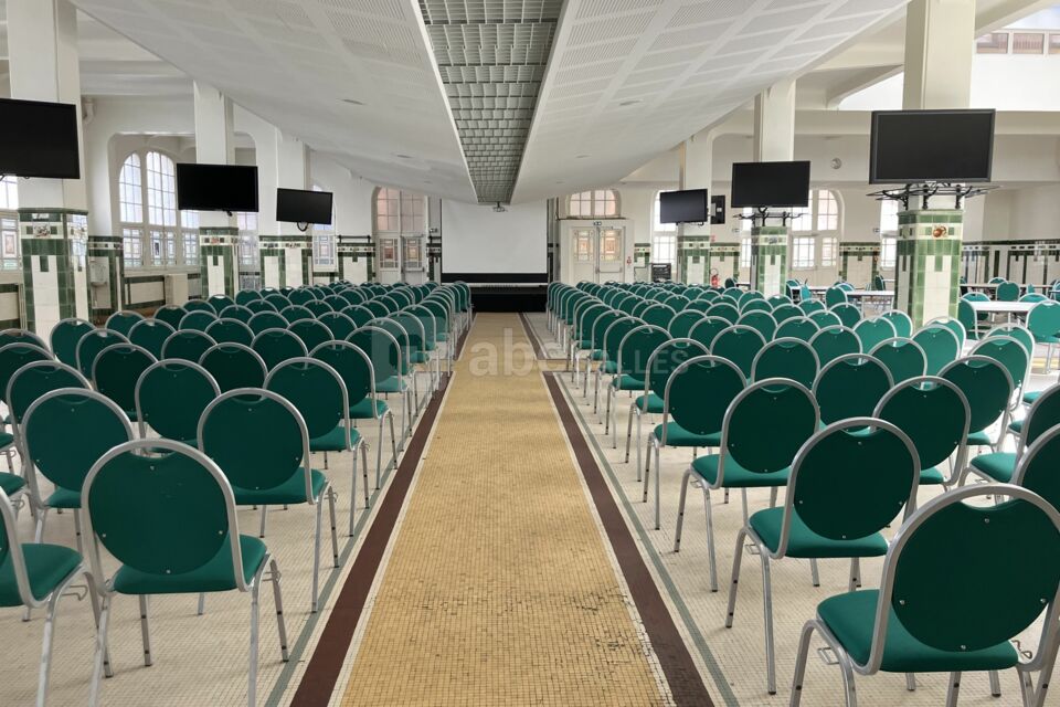 Grande salle - au centre -