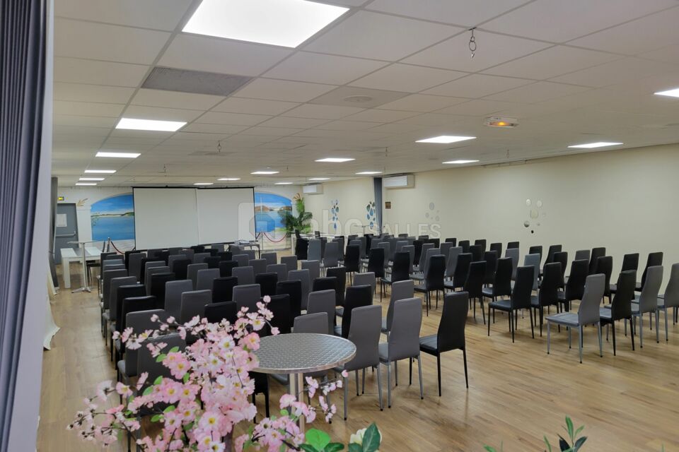 Espace de l'Olivier - réunion-conférence avec accueil petit déjeuner pour "Pro"