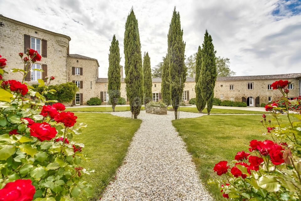 Chateau Auros