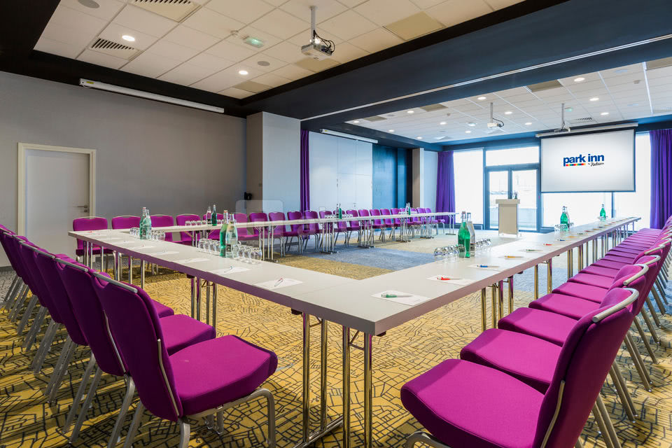 Salle de réunion en format U