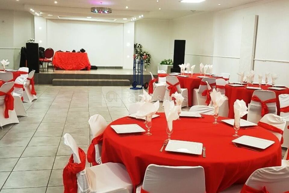 Salle de réception et scène