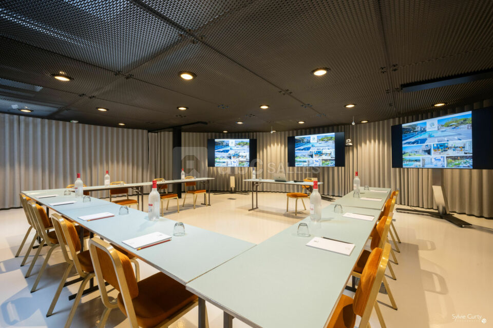 Salle de séminaire disposition U