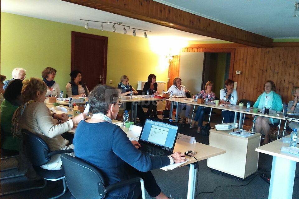Salle de formations, réunion complètement équipée