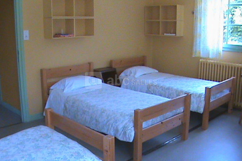 Gite grosse capacite 45 pers.chambre de 2 de 3 .45 lits en chambres