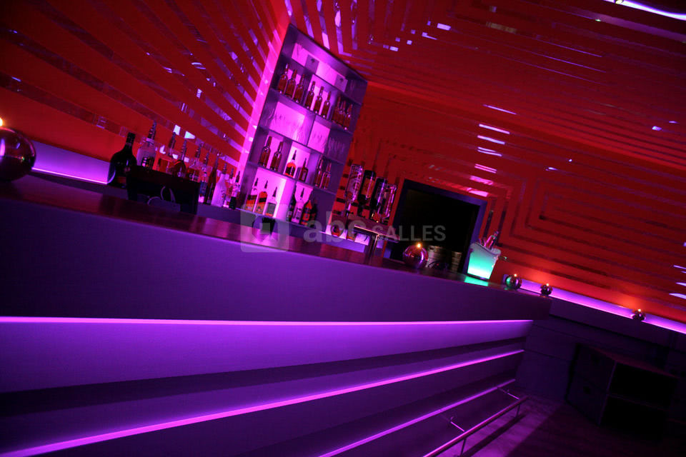 Mirror bar