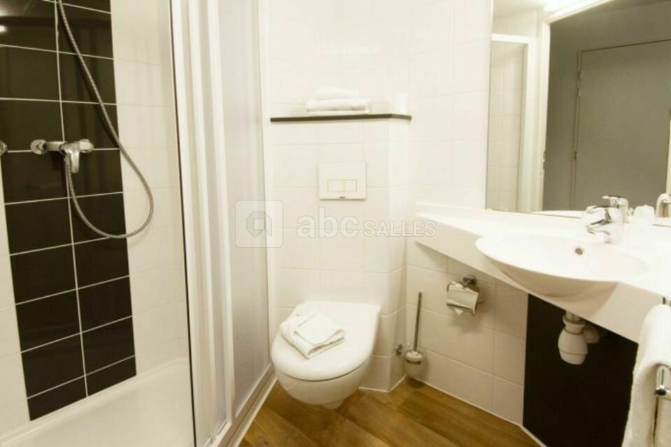 Lodge In Paris