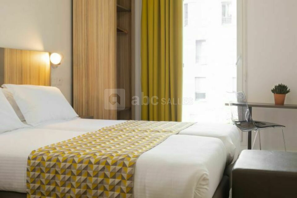 Lodge In Paris