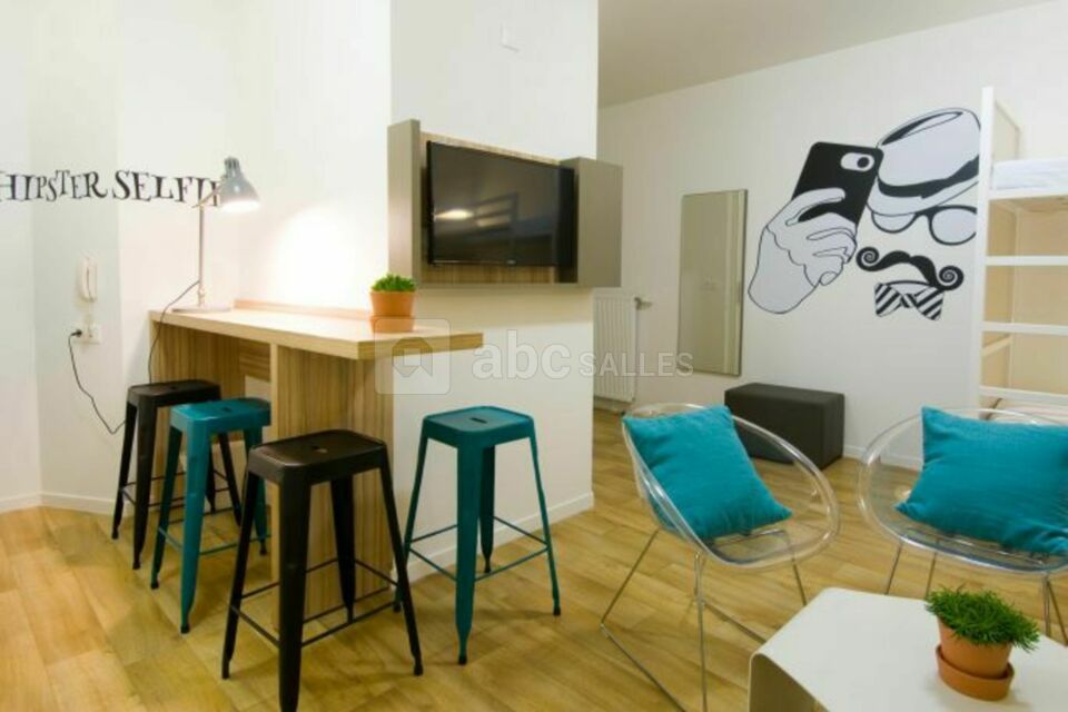 Lodge In Paris