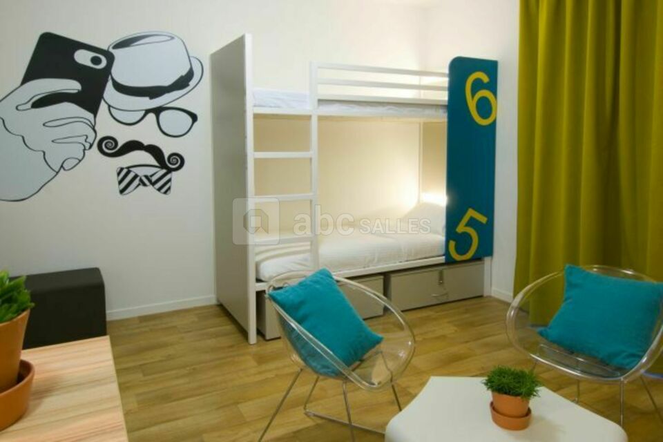 Lodge In Paris
