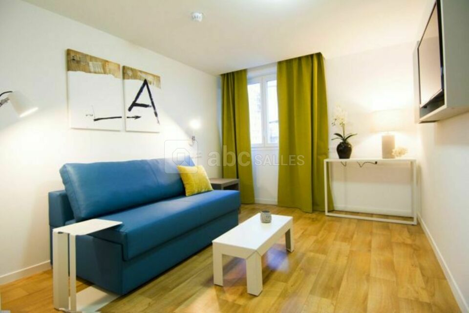 Lodge In Paris
