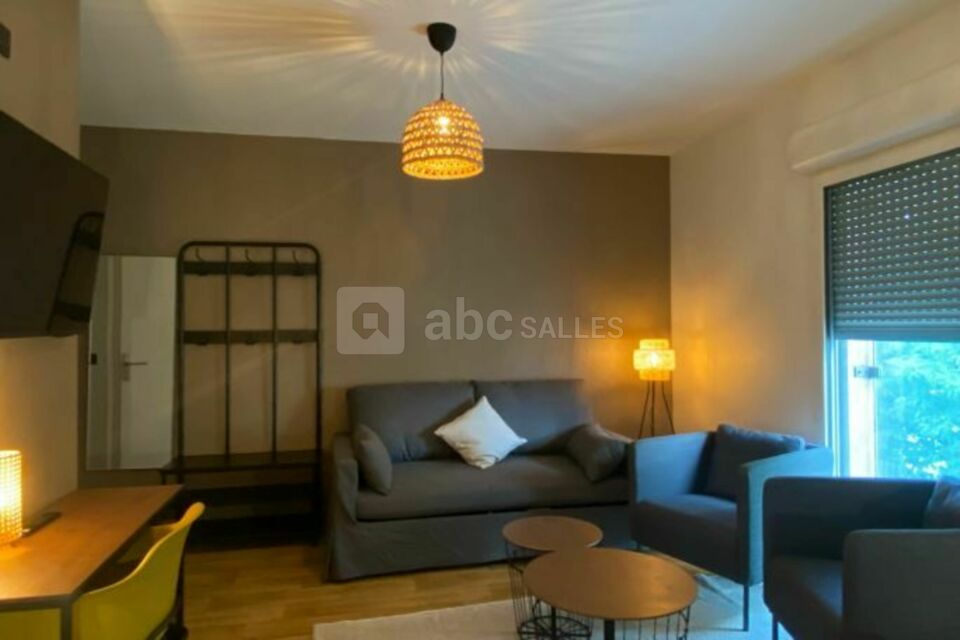Lodge In Paris