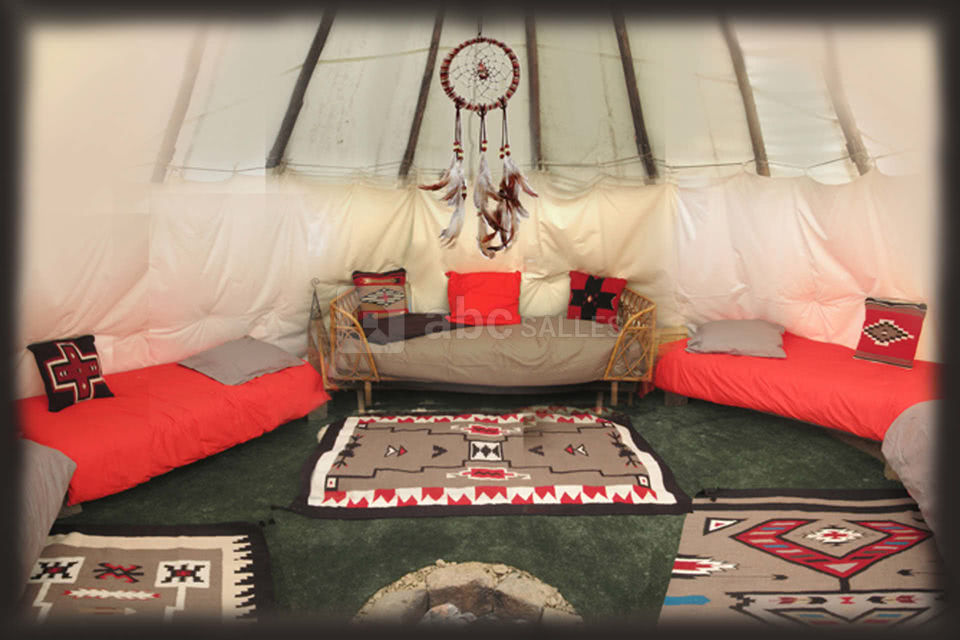 Tipi: pour 4 a 5 personnes (lits simples)