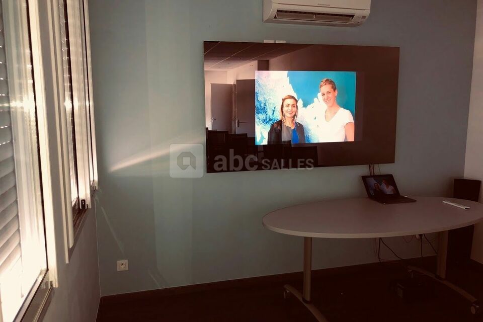 Salle de réunion équipée