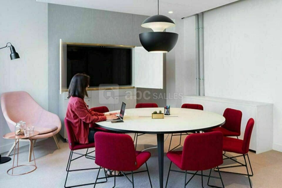 Deskopolitan Voltaire
