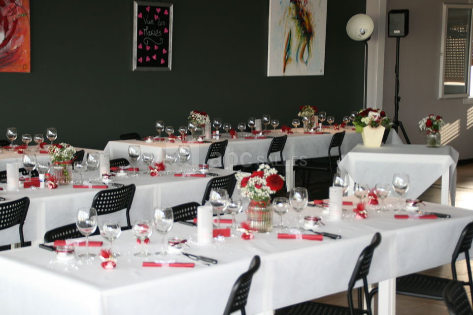 Salle moderne + piste dance en parquet