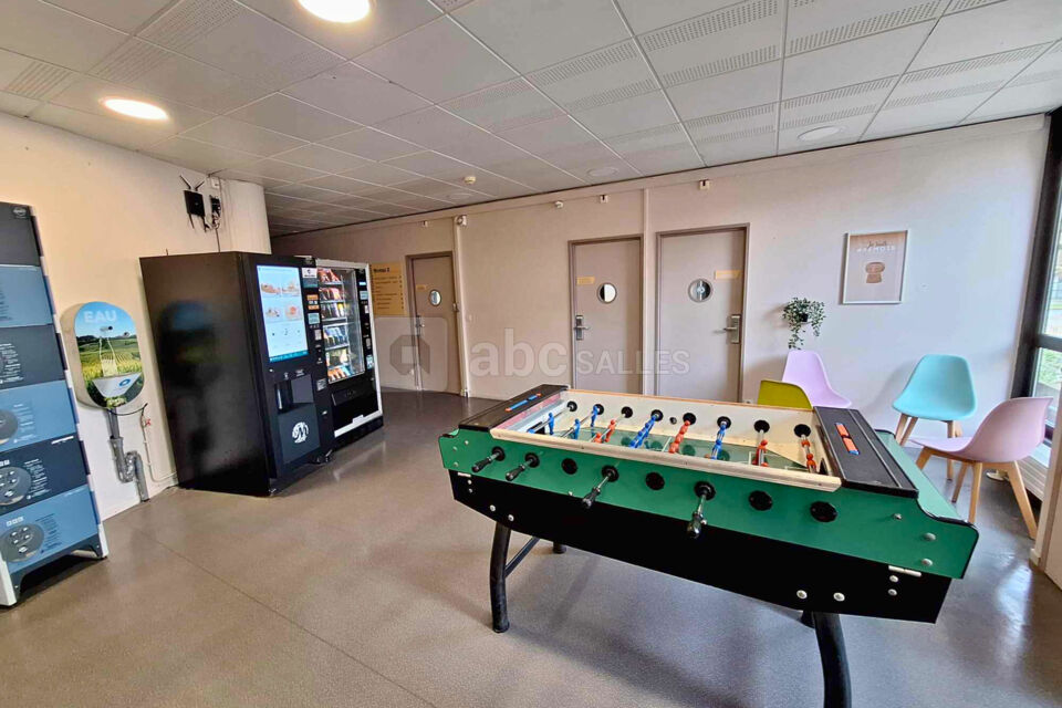 Espace détente babyfoot, machine à café