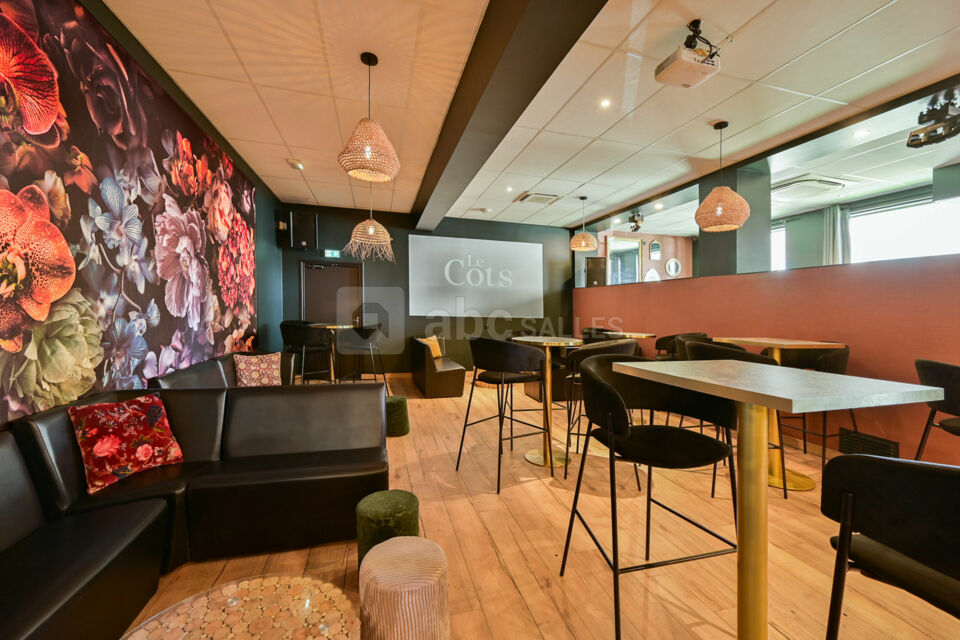 Cot’s Bar