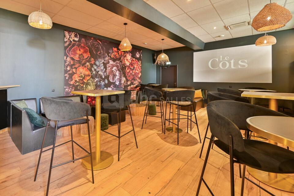 Cot’s Bar