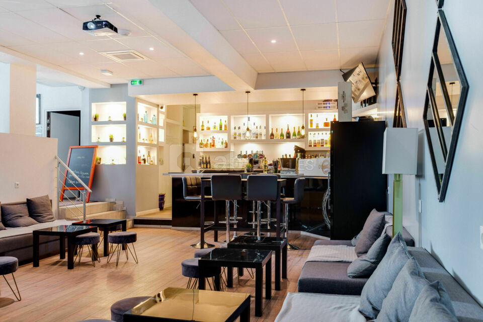 Cot’s Bar