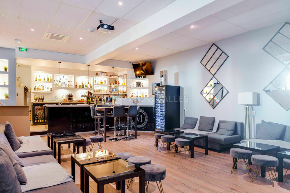 Cot’s Bar