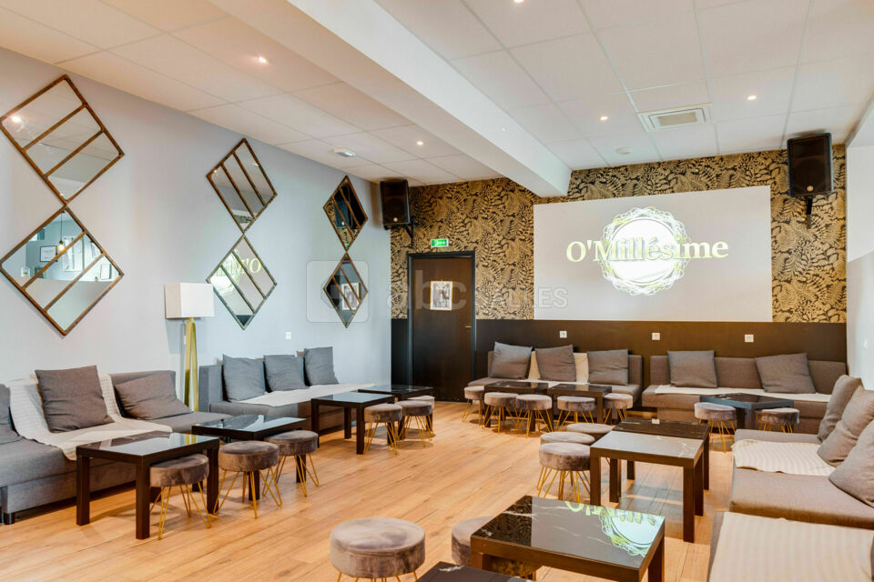 Cot’s Bar