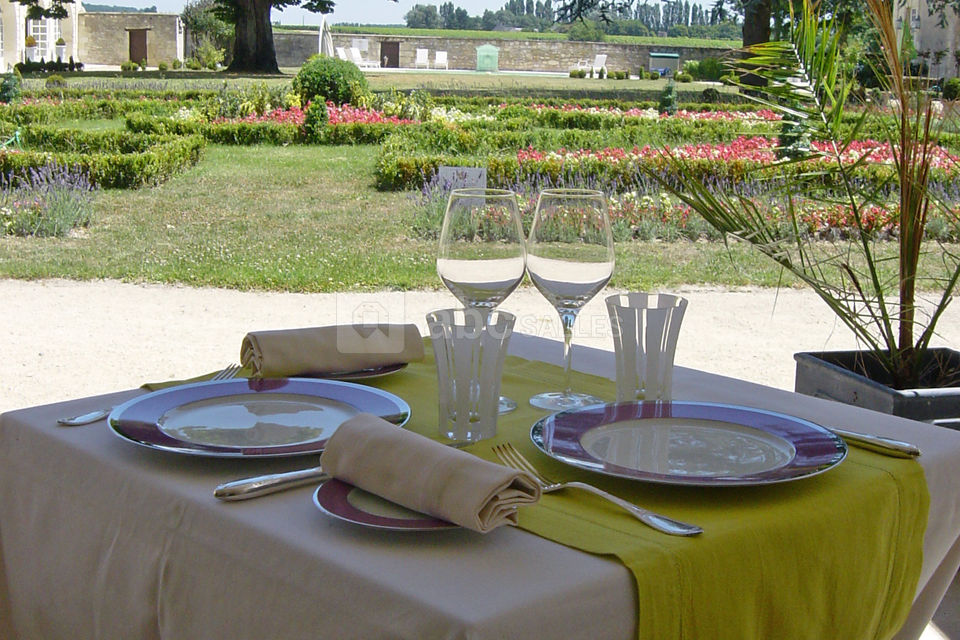 La Terrasse /Le chai
