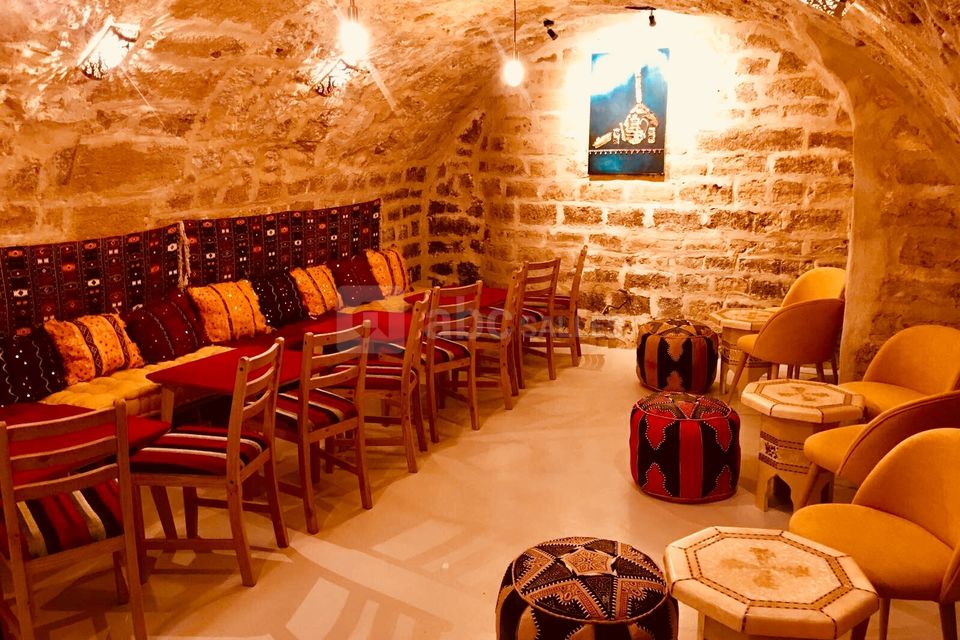 Salle en pierre voûtée