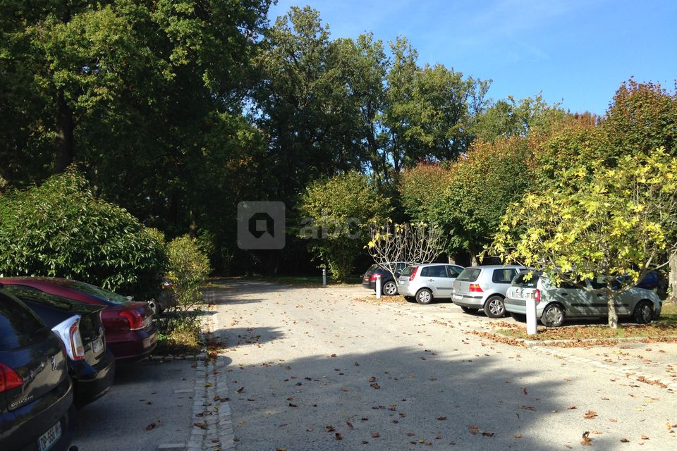 Parking sur le domaine