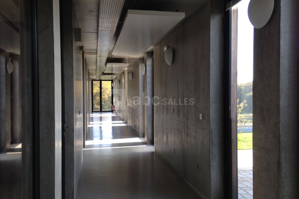 Le couloir des ateliers