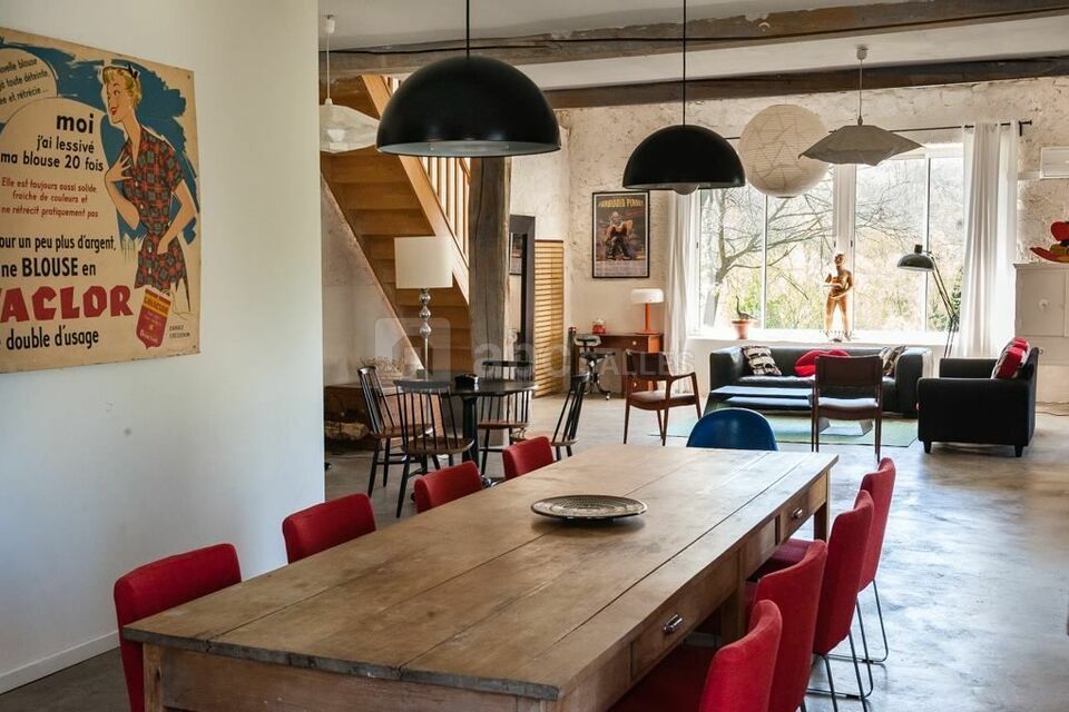 Hebergement possible , maison de famille  12 personnes