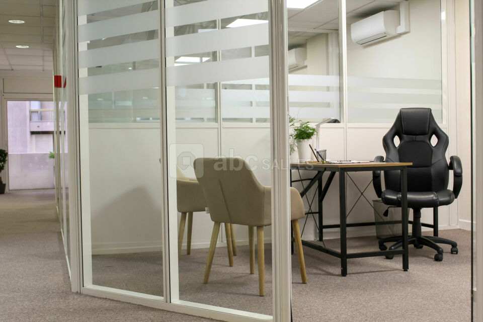 Bureaux équipés