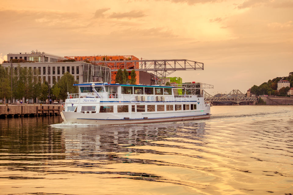 Les Bateaux Lyonnais
