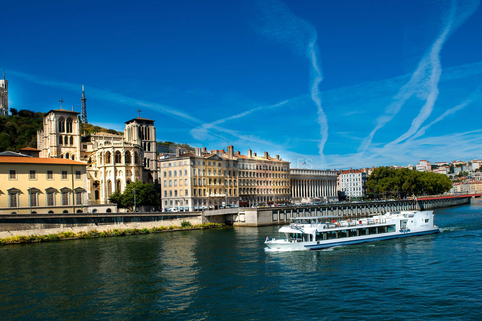 Les Bateaux Lyonnais