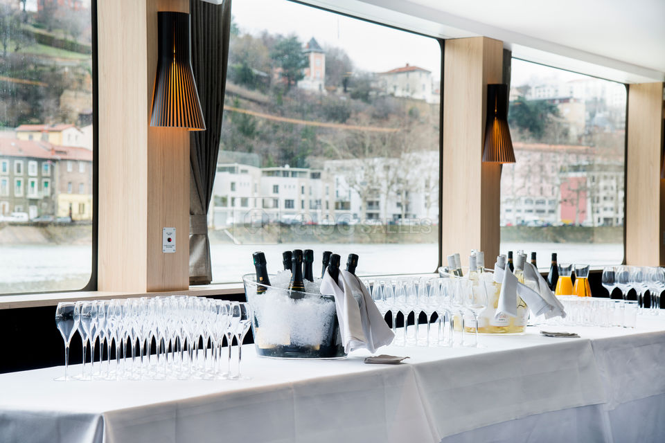 Les Bateaux Lyonnais