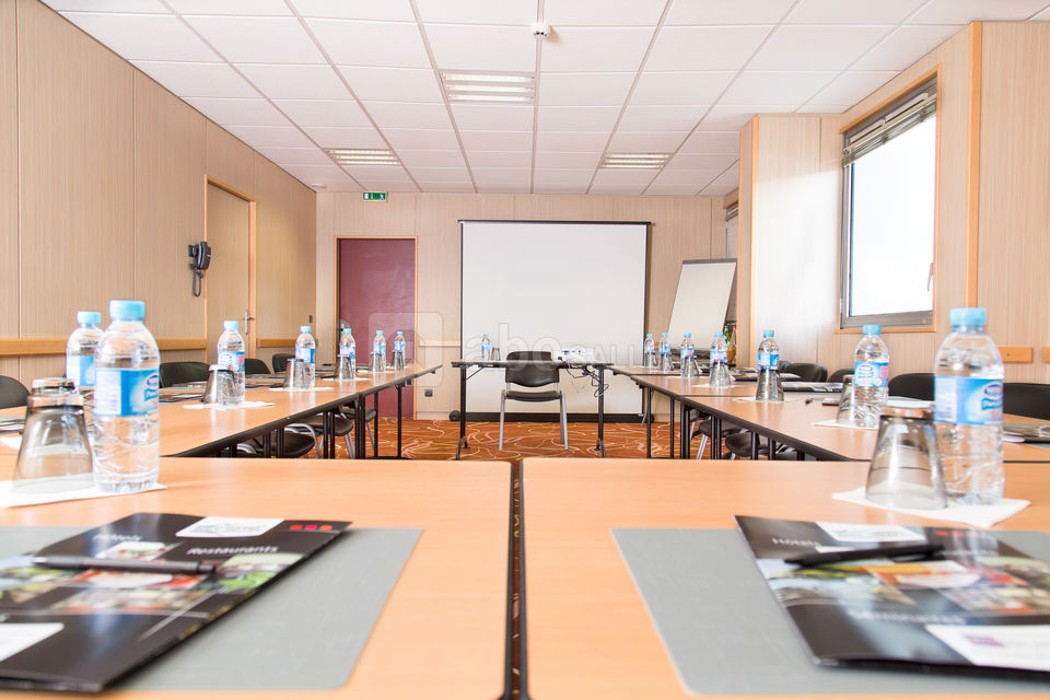 Salle de réunion en rectangle