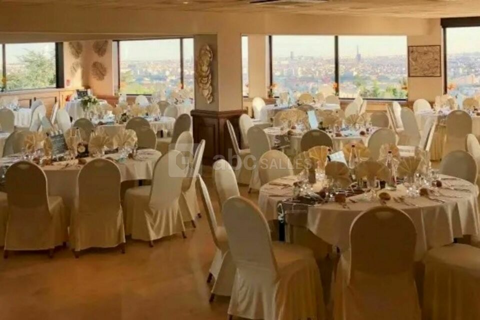 SALON CYRANO