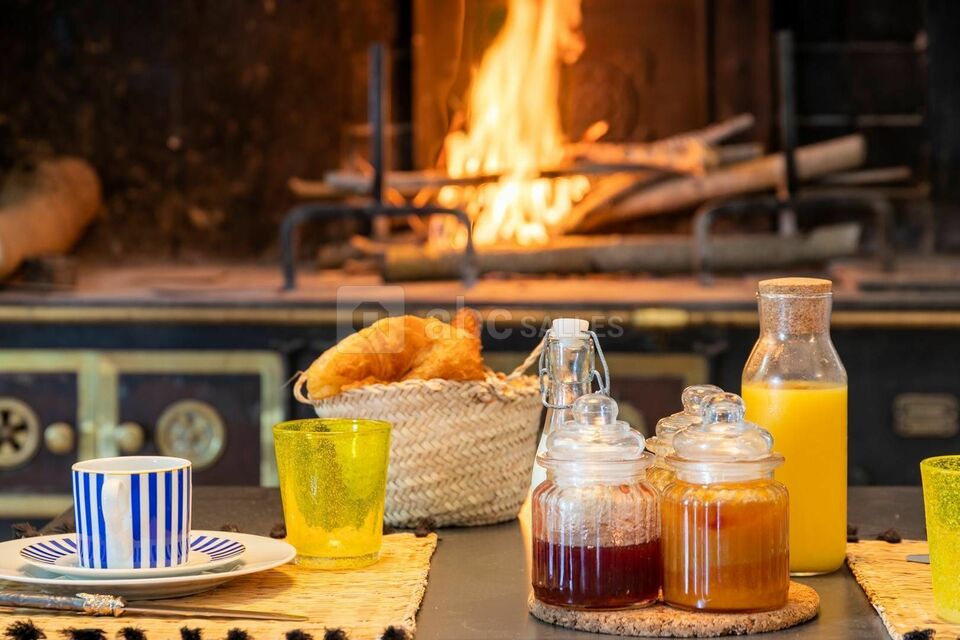 Petit déjeuner au coin du feu