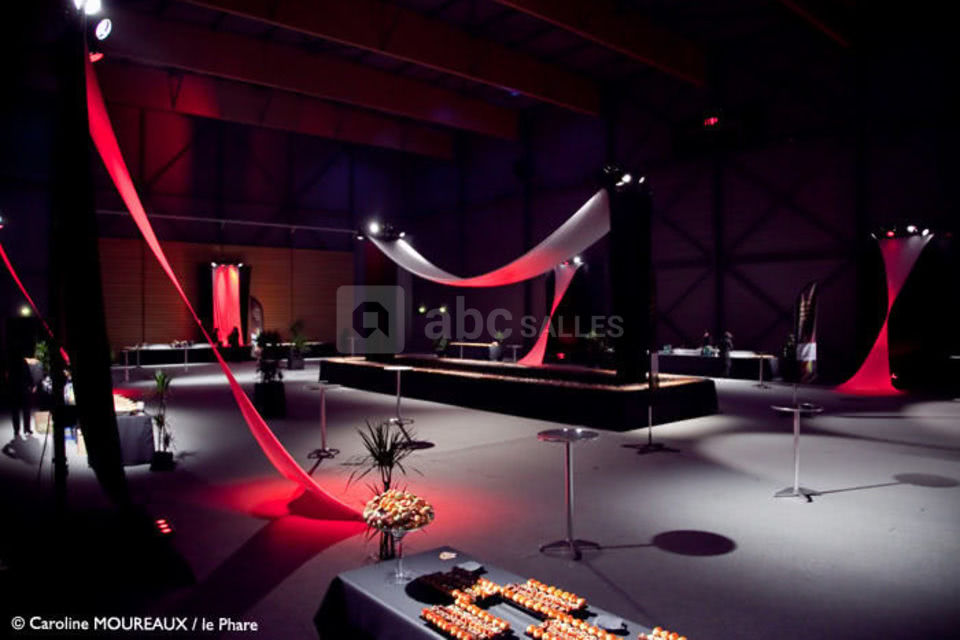 Salle secondaire cocktail