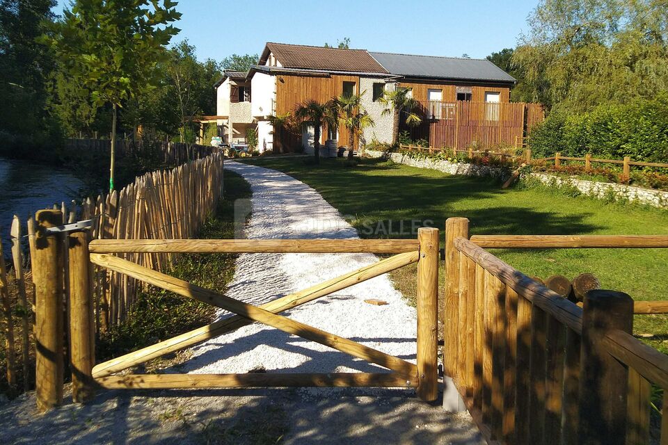 Allée et façade sud