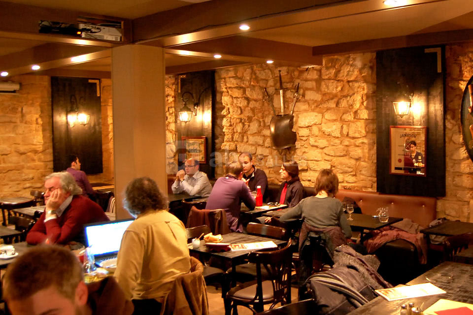 Hall's Beer Tavern