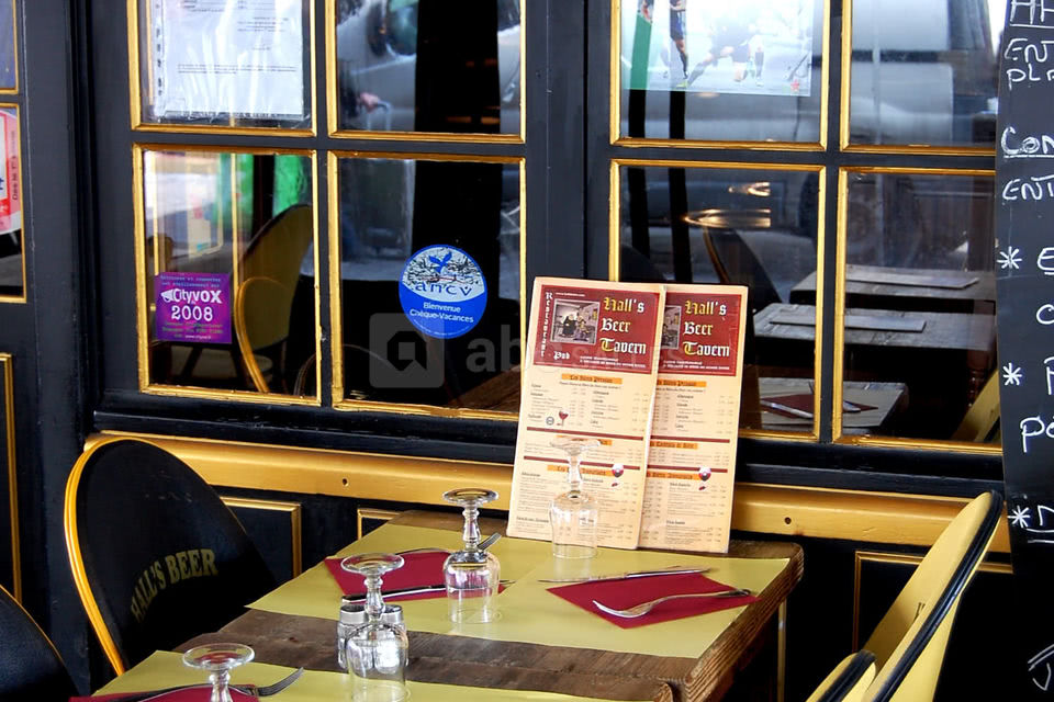 Hall's Beer Tavern
