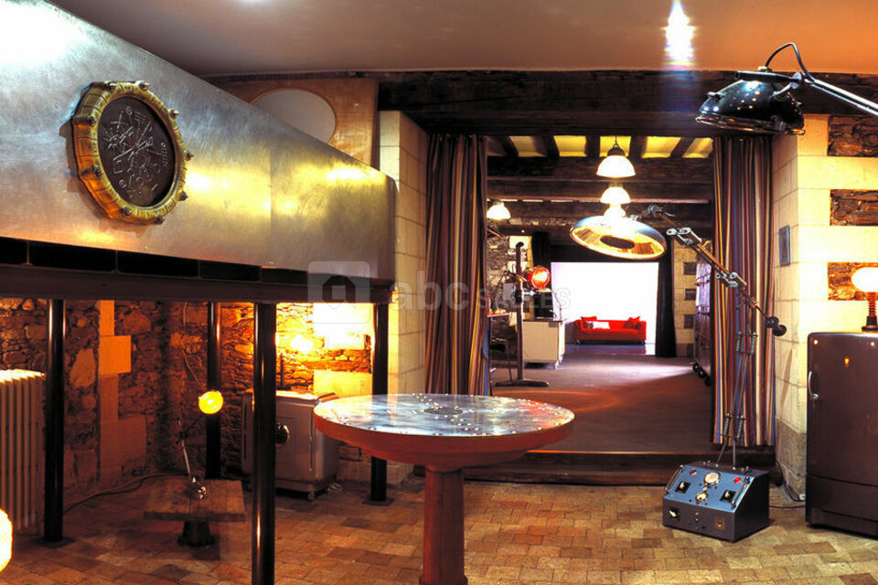 White & Metal Corner