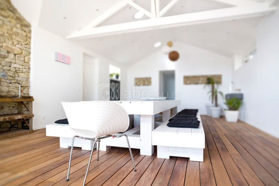 White Corner