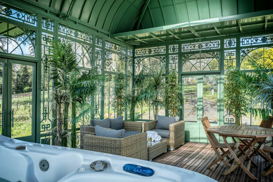 Jacuzzi extérieur vue foret