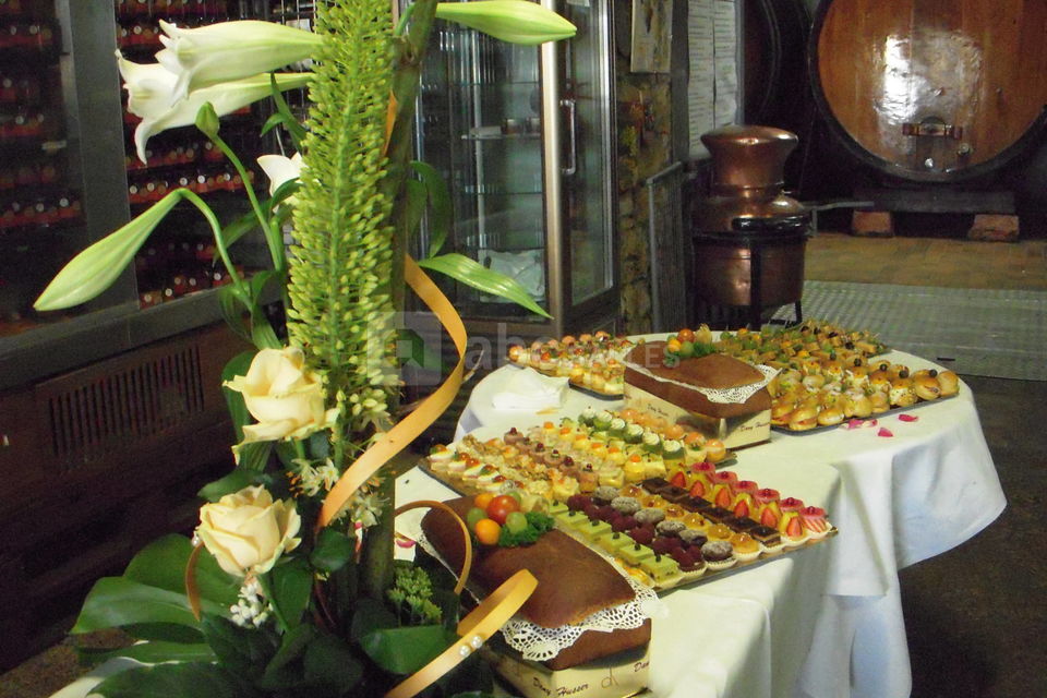Apéritif de mariage à la cave