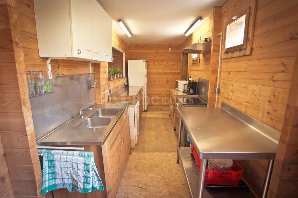 Les Chalets de l'Oust, espace cuisine