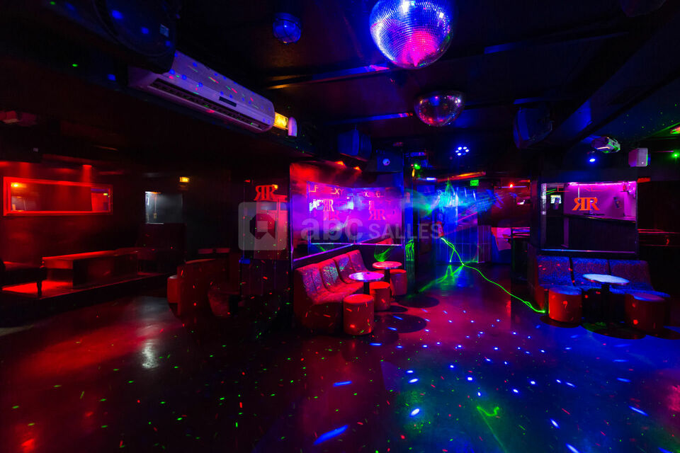 Location boite de nuit salle rdc piste